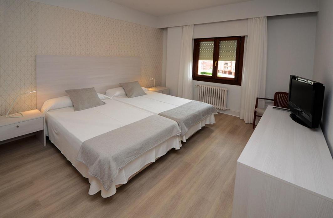 Hostal Vista Alegre Castro Urdiales Extérieur photo