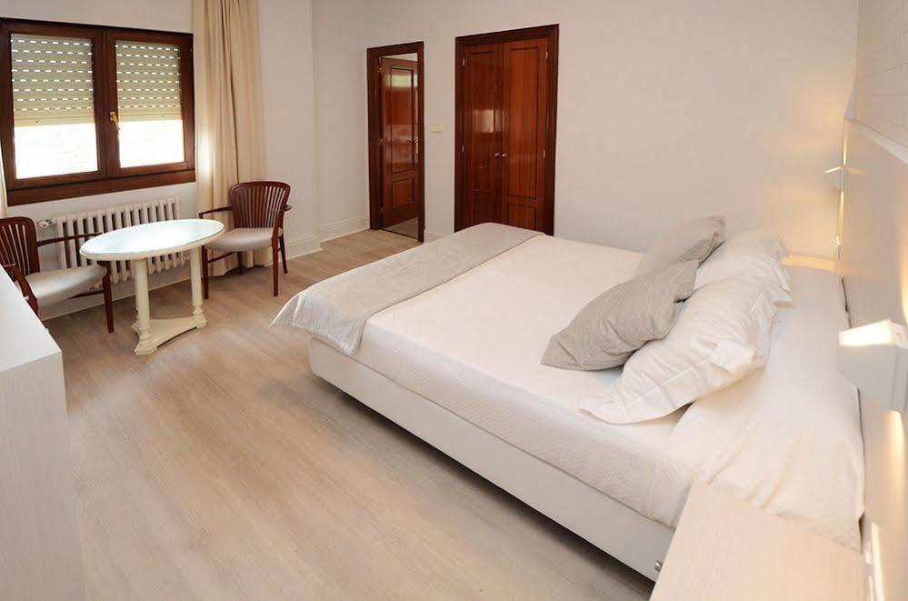 Hostal Vista Alegre Castro Urdiales Extérieur photo